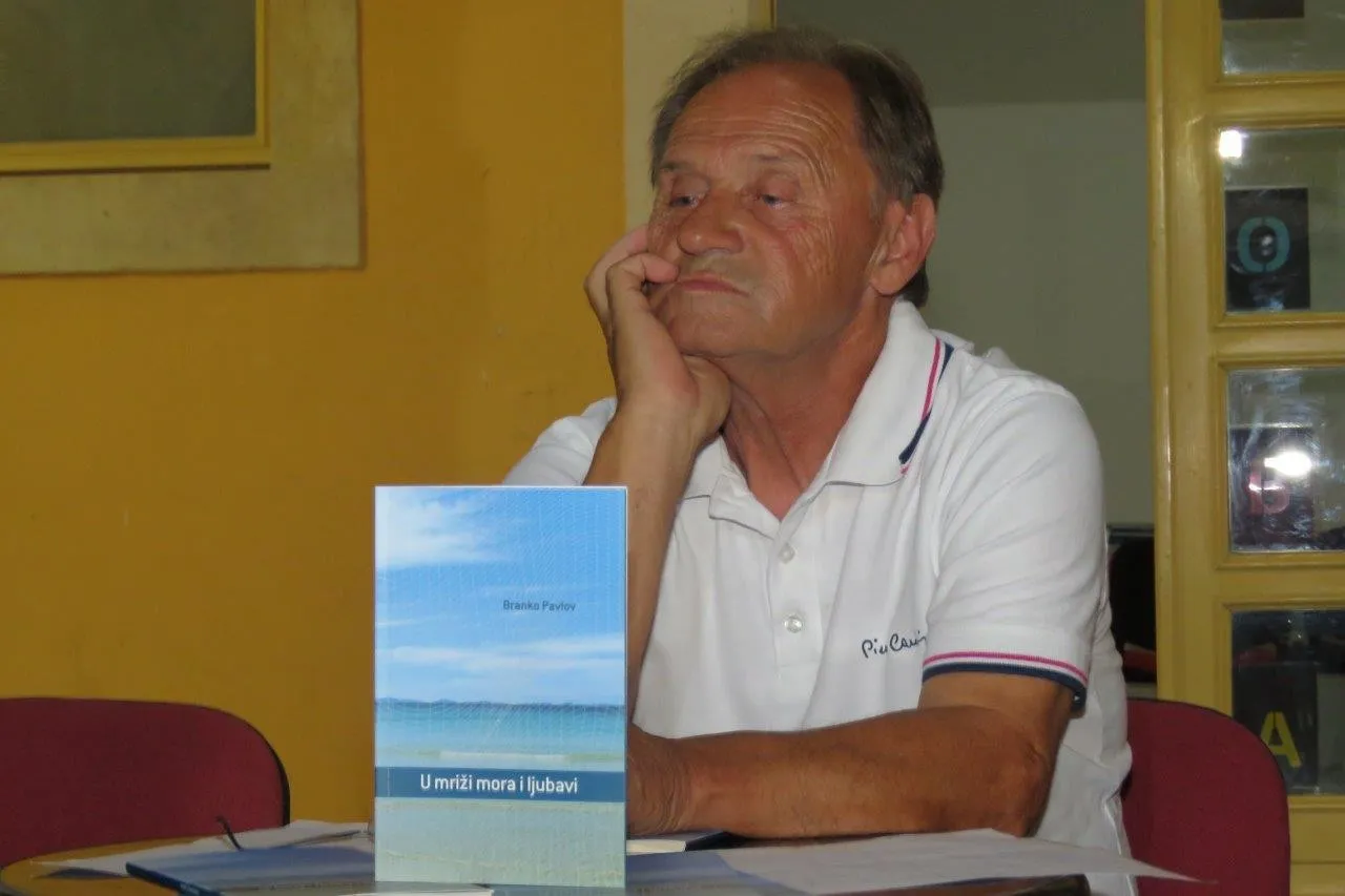 Naš Bajoka uhvaćen "U mriži ljubavi i mora!"