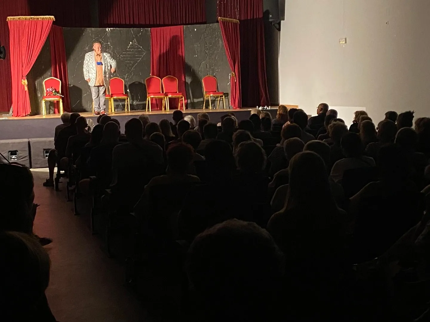 Kazališna predstava "Sretni ljudi"!